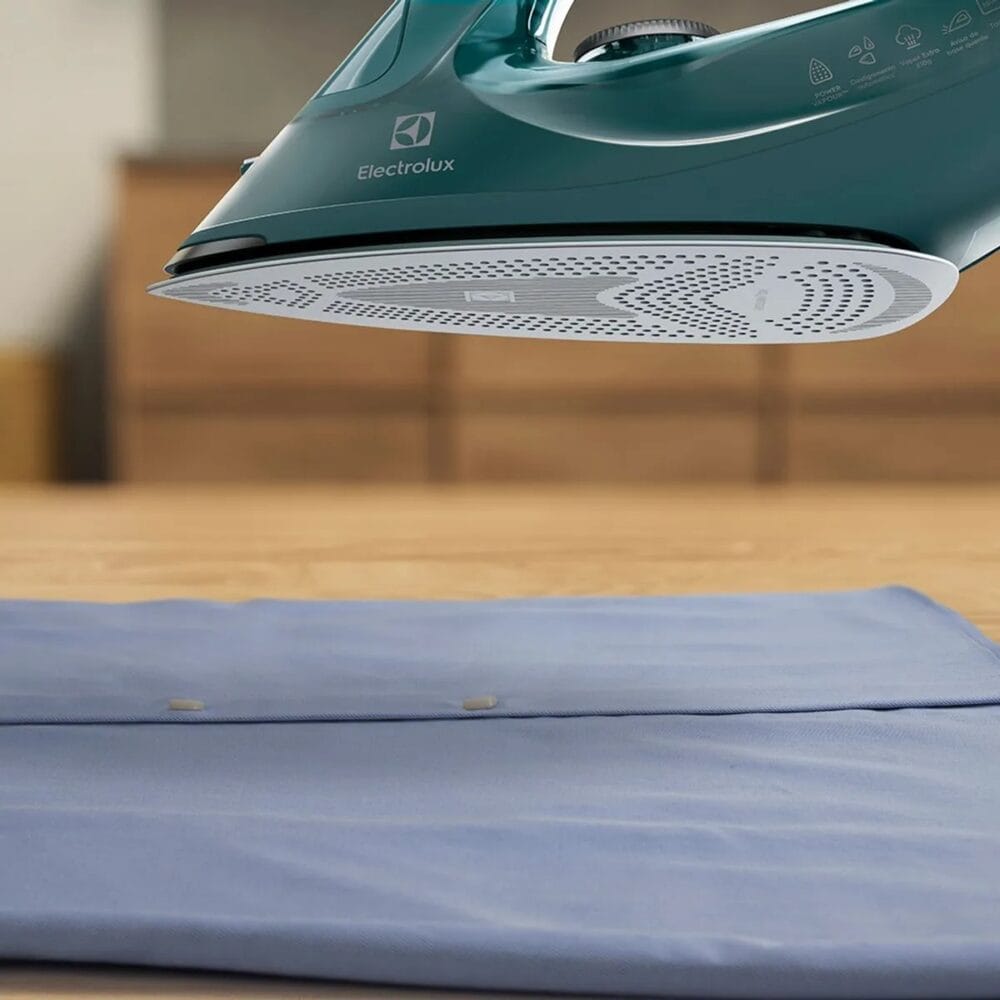 Plancha de Ropa a Vapor y Seco Electrolux Experience ESI80 4