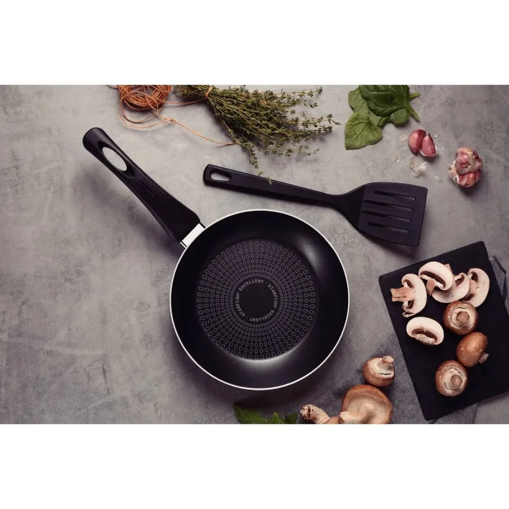 Sarten Tramontina Paris en Aluminio con Revestimiento Antiadherente Starflon Excellent Negro 24 cm 12 L y Espatula de Nylon 28551024 3